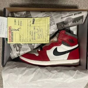 Men's Jordan Nike 2022 Air Jordan 1 Lost & Found “Chicago - New Men